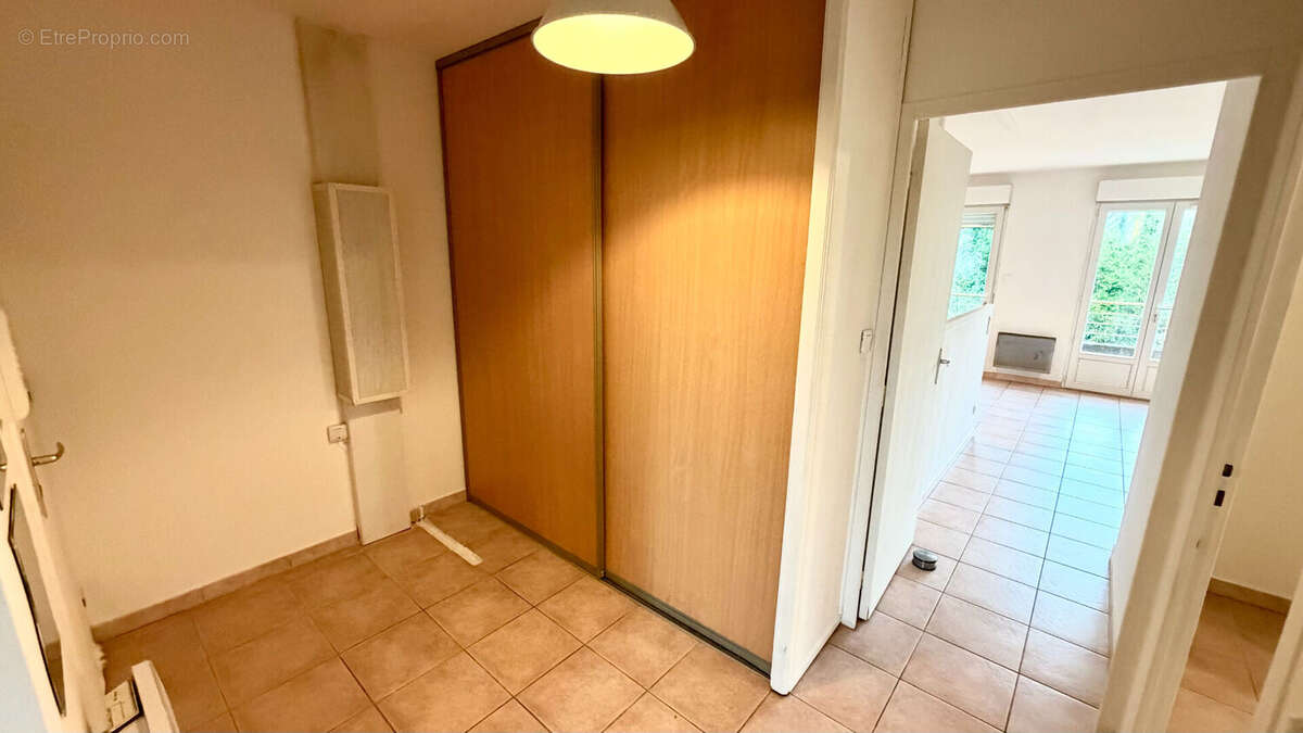 Appartement à ENTRAIGUES-SUR-LA-SORGUE