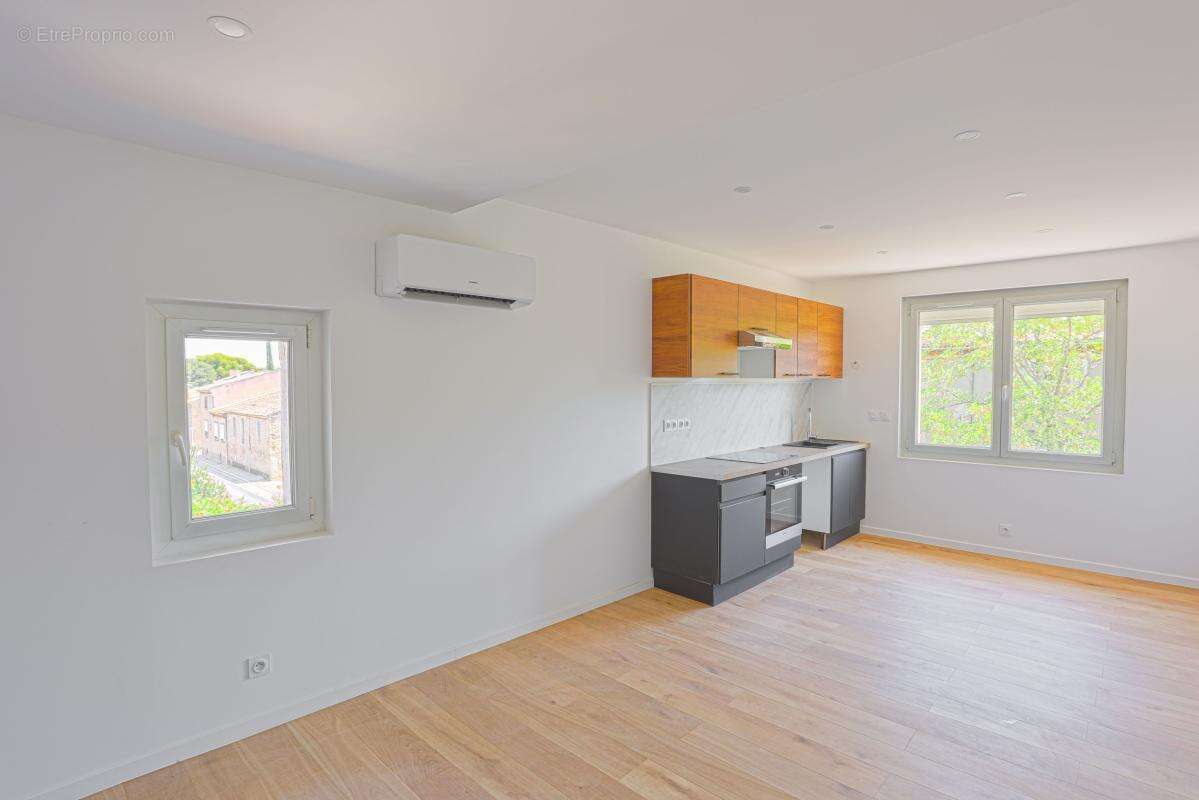 Appartement à LA FARE-LES-OLIVIERS
