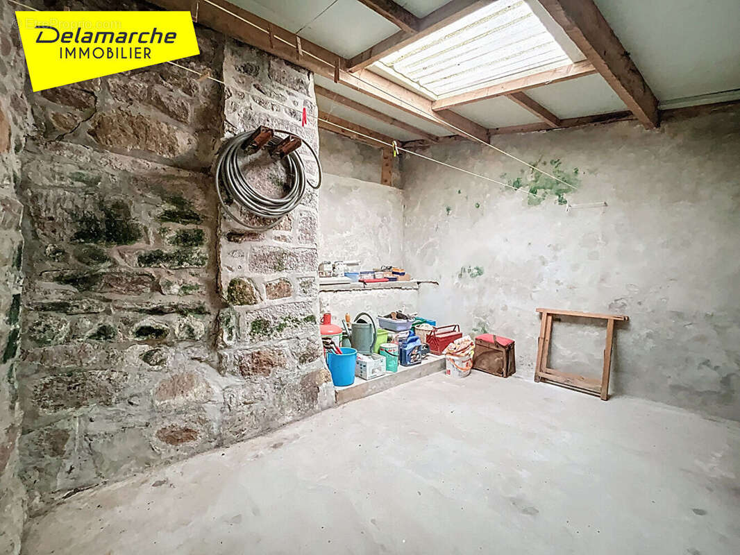 A VENDRE : Maison à proximité du centre bourg de Gavray - photo 10