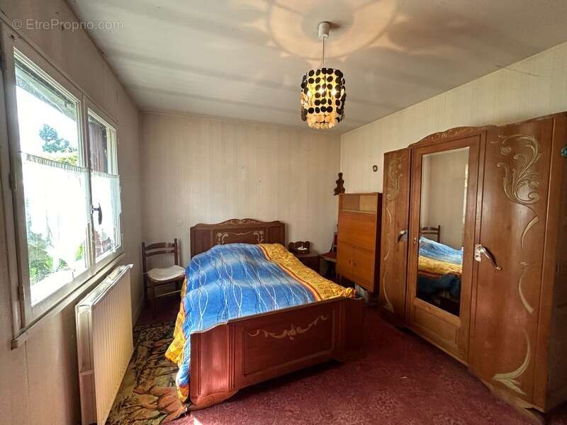 Maison à LUSSAC-LES-EGLISES