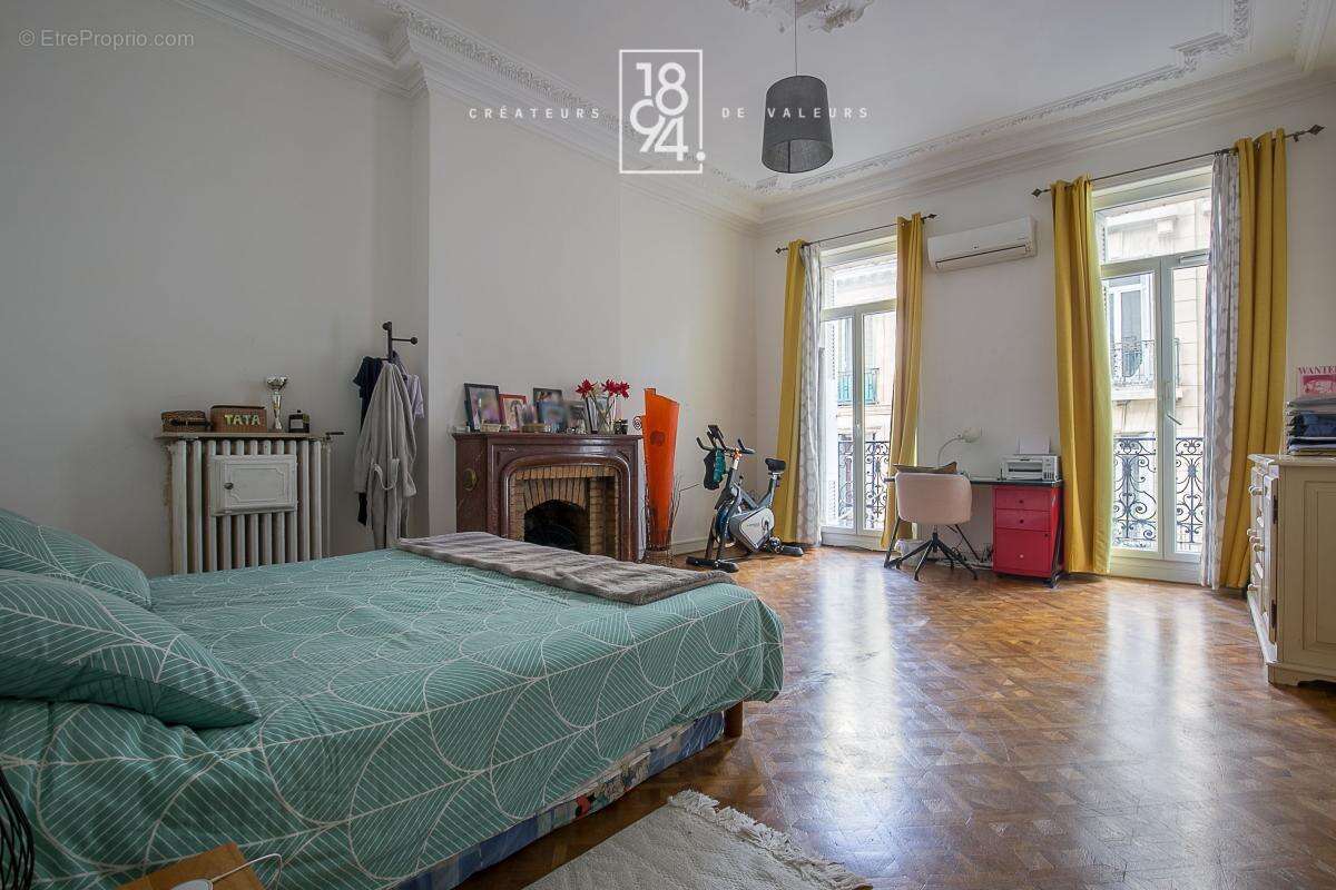 Appartement à MARSEILLE-6E