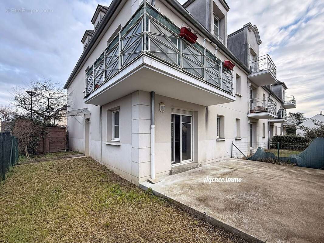 Appartement à LA VILLE-AUX-DAMES