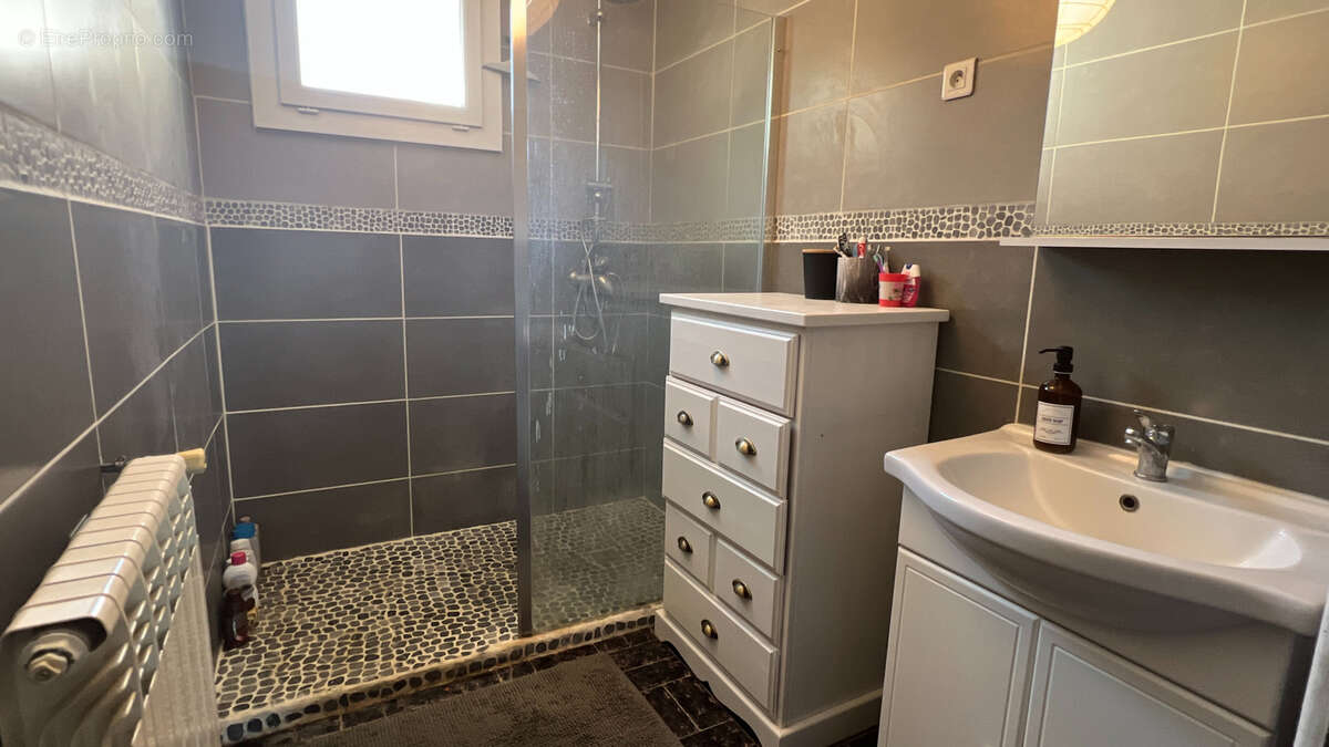 Maison à PERNES-LES-FONTAINES