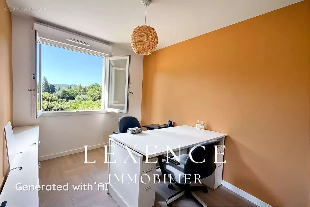 Maison à LA FARE-LES-OLIVIERS