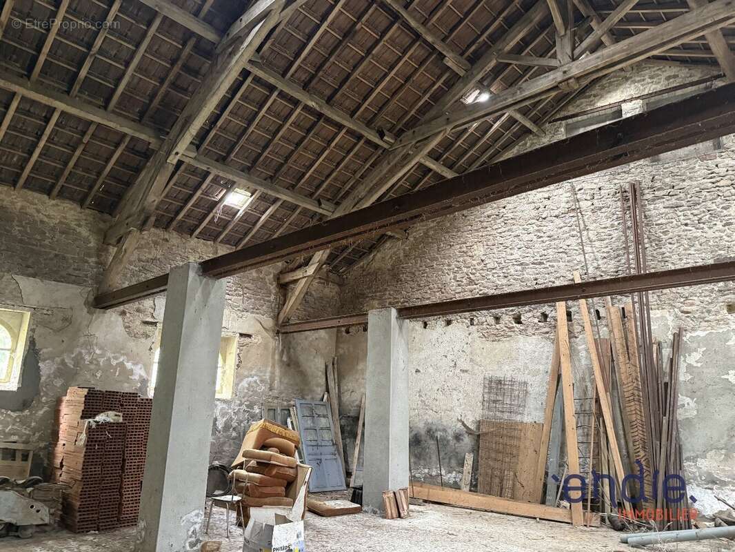 Maison à CHATEAUPONSAC