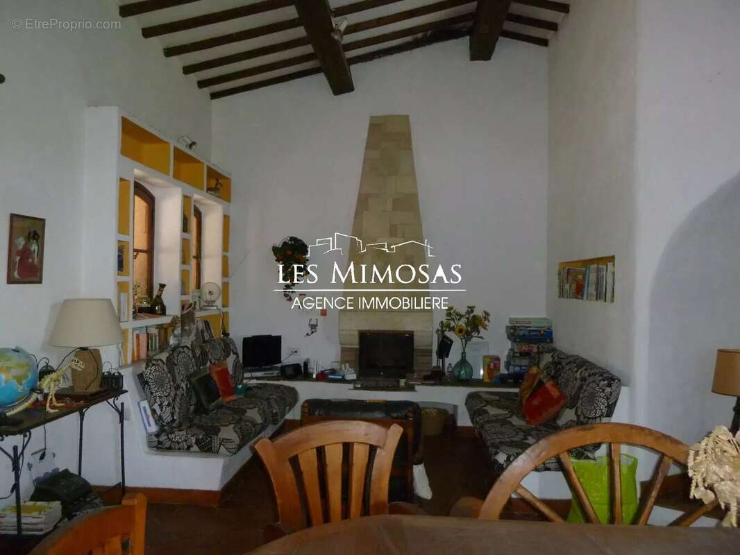 Maison à ROQUEBRUNE-SUR-ARGENS