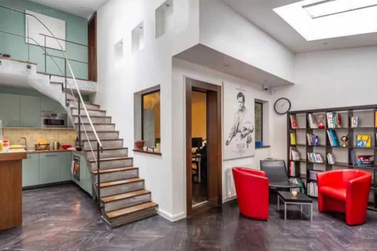 Commerce à PARIS-16E