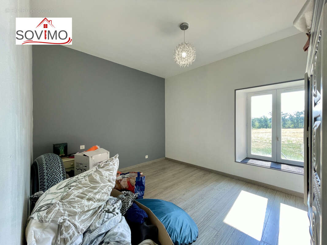 Laissez vous seduire par cette maison de campagne en pierre, nichée sur 3,41 ha en bord de rivière - photo 20