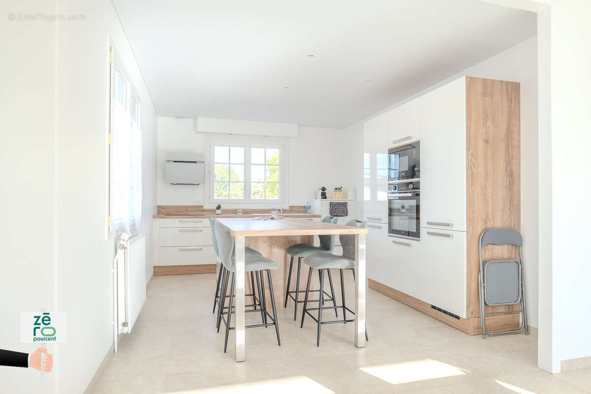 Le Fenouiller   Maison de plain-pied rénovée avec fort potentiel à 400 m du centre - photo 5