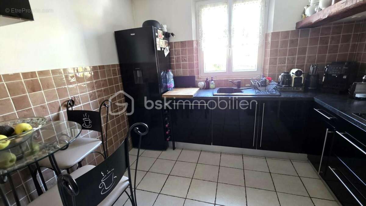 A cogolin (Var) - maison Traditionnelle 118 m² avec garage et piscine - photo 9