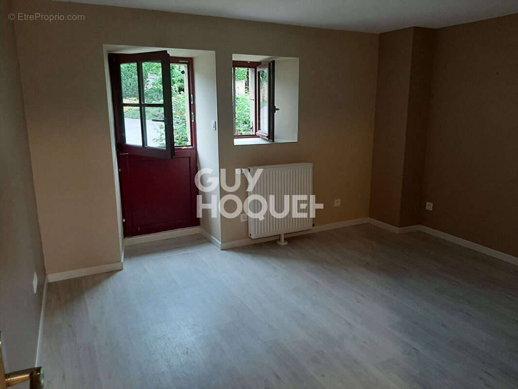 Maison à EGUILLY