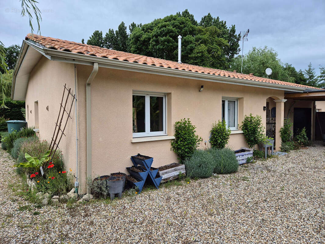 Maison à EYRANS