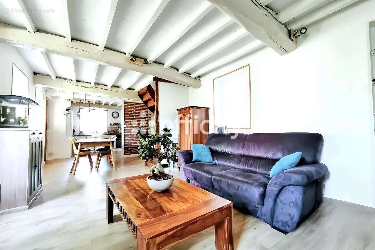 Maison à PERONNE-EN-MELANTOIS