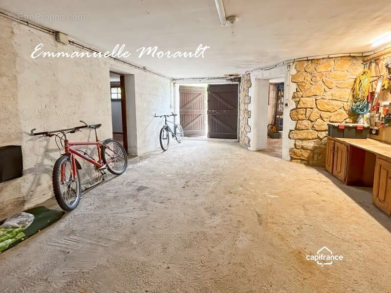 Maison à BAGNOLS-EN-FORET