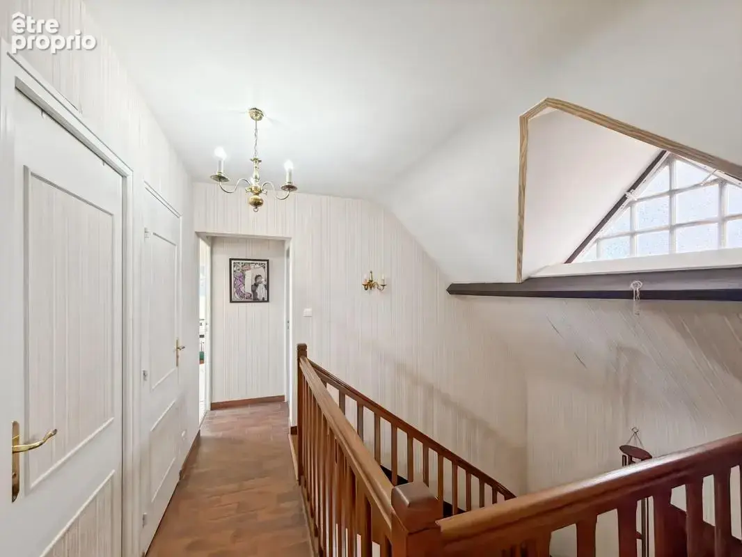 Jouy-le-potier – 7 pièces, 6 chambres, beau terrain : un beau potentiel à personnaliser ! - photo 7