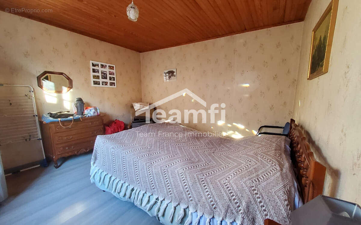 Maison à SAINT-VICTOR-DE-MALCAP