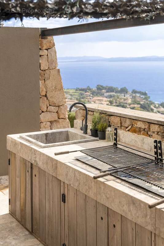 Maison à CARQUEIRANNE