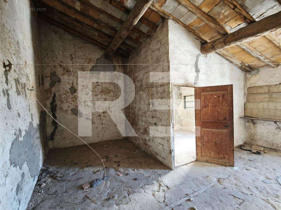 Generac - maison de village a fort potentiel - photo 2