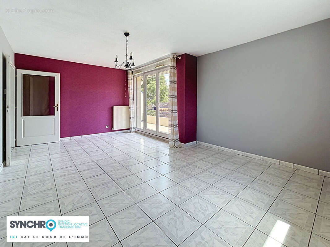 Appartement 4 pièces  avec terrasse  à 300 m de la frontière - photo 2