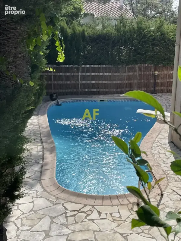 Saint-Raphaël, proche centre ville, villa 5 pièces avec garage et piscine - photo 3