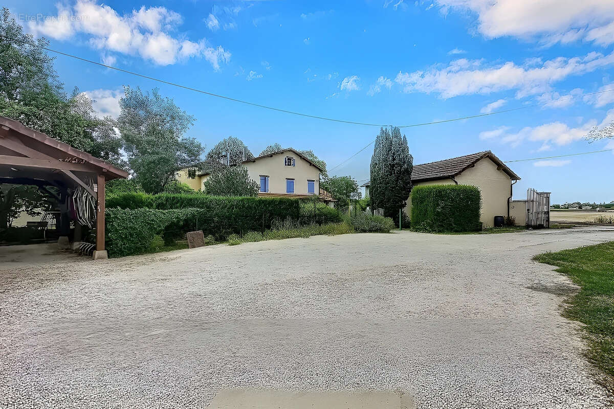 Maison à SENNECEY-LE-GRAND