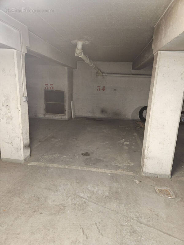 Parking à PARIS-19E