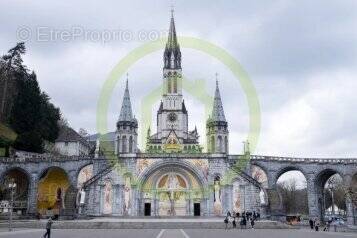 Autre à LOURDES