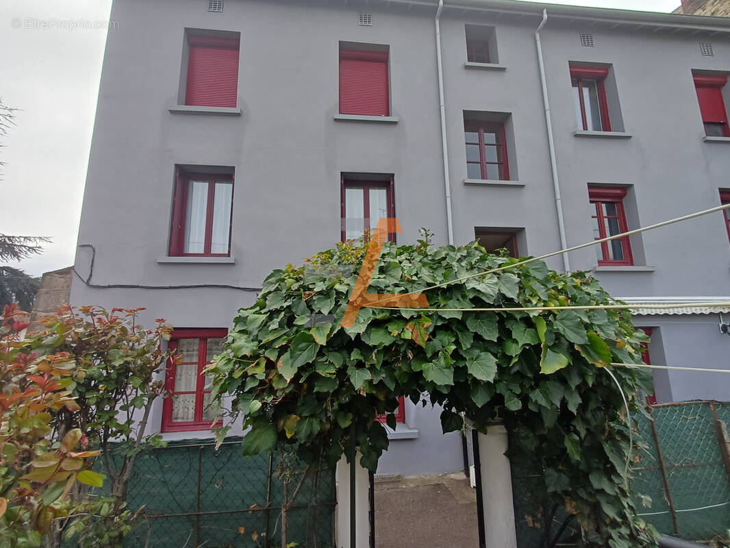 Appartement à SAINT-ETIENNE