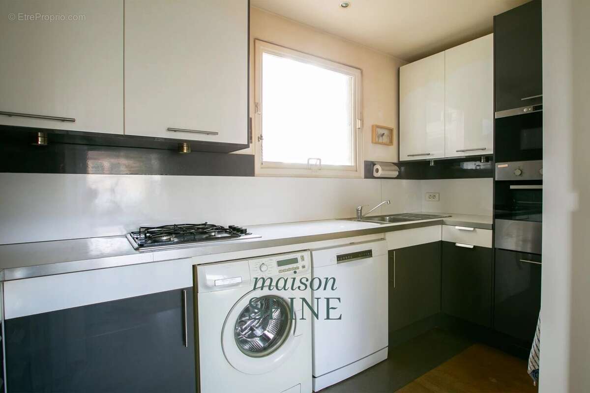 Appartement à NEUILLY-SUR-SEINE