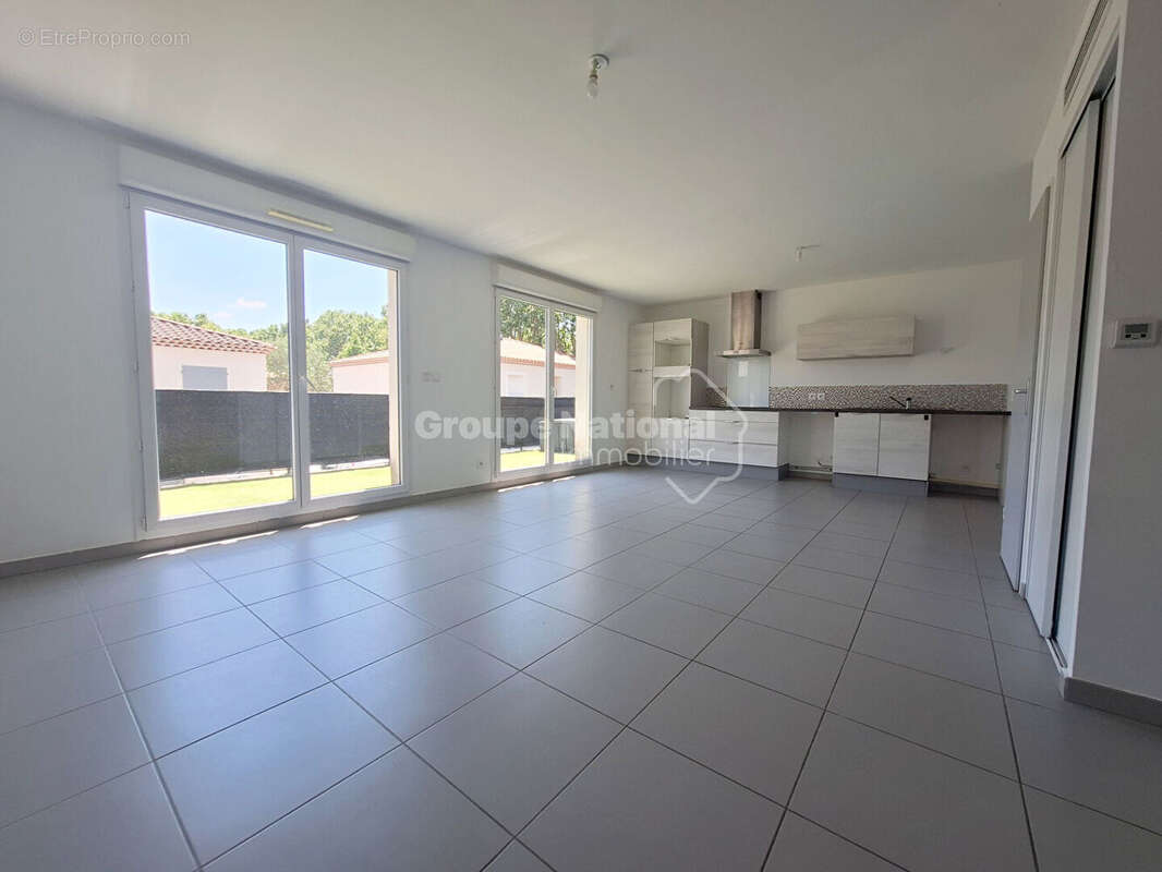 Appartement 3 pièces à vendre à Istres - Village d'Entressen - photo 3
