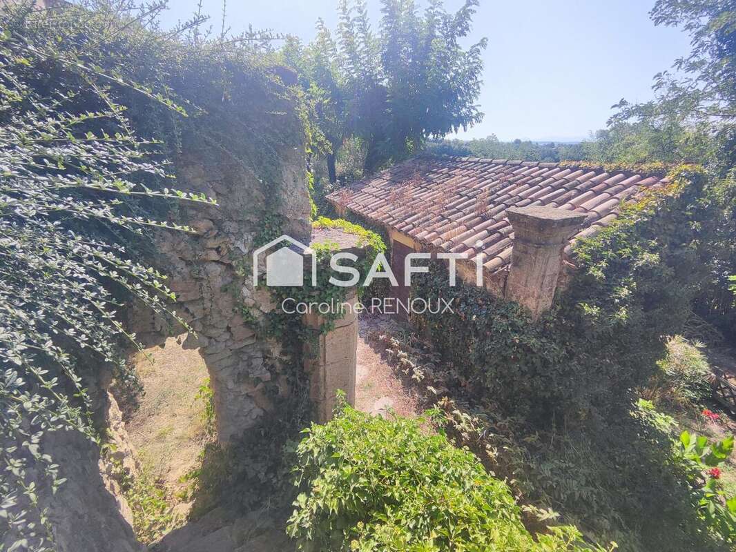 Maison 400 m² à Vaugines  - photo 7