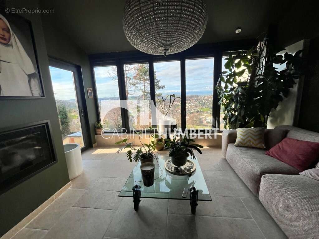 Maison à LA TOUR-EN-JAREZ