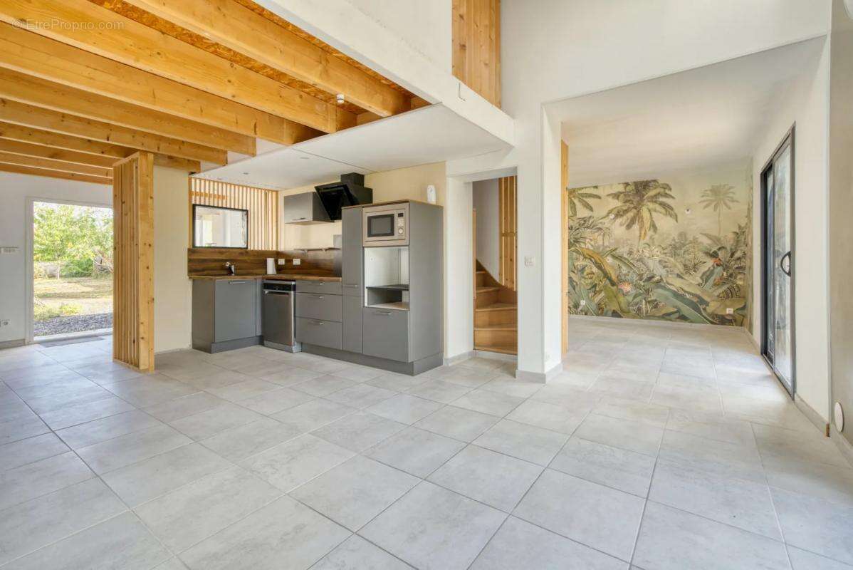 Maison à TONNAY-CHARENTE