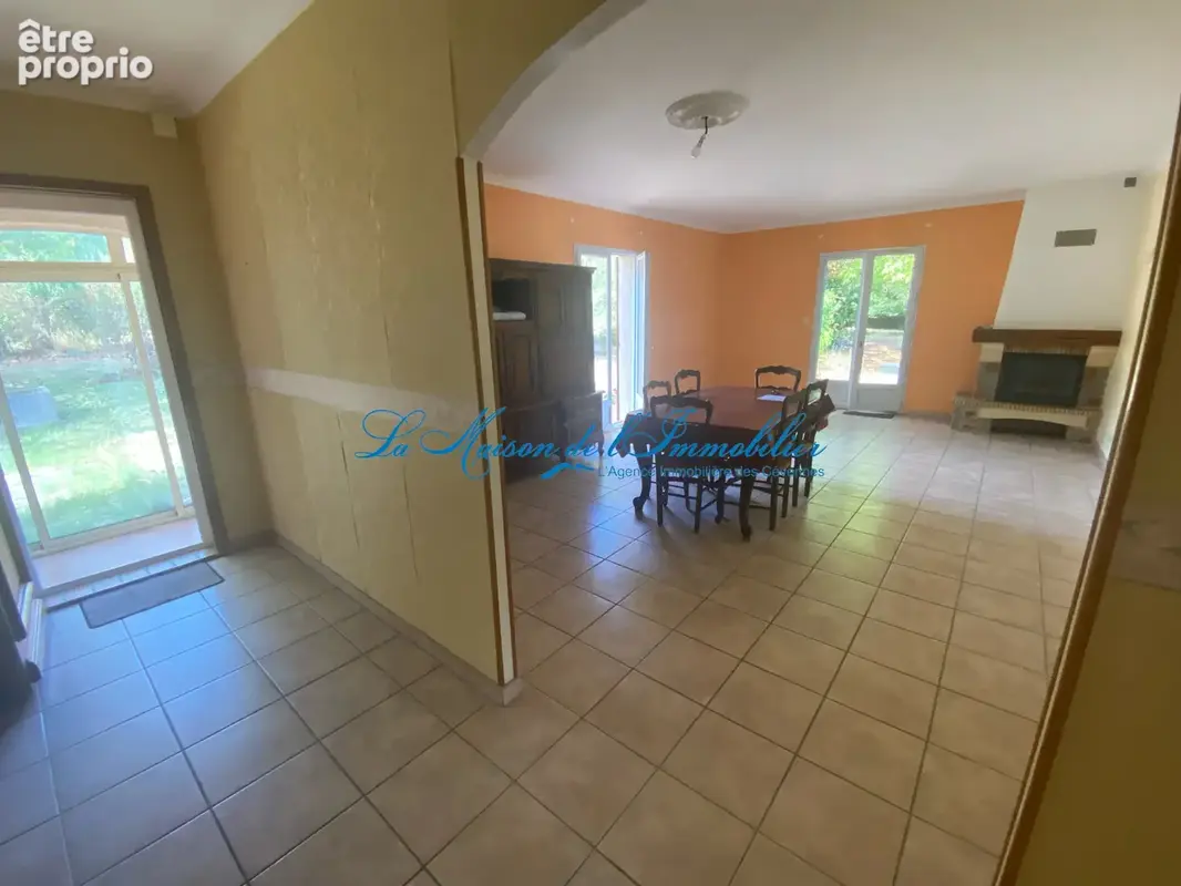 A 25 min  de NIMES, maison de plain pied F5, double garage sur un terrain de 2 277 m2 constructible - photo 9
