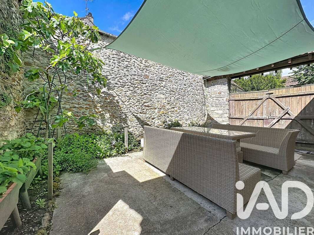Maison 105 m² à Bombon  - photo 3