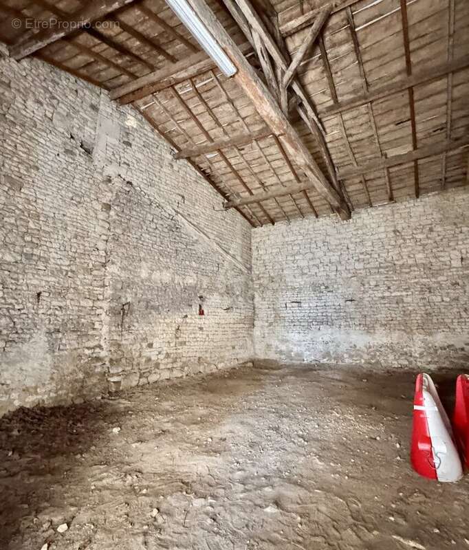 Maison de village rénovée de 130M2 environ avec dépendances et jardin clos  À 20 min d'Angoulême Ouest - photo 14