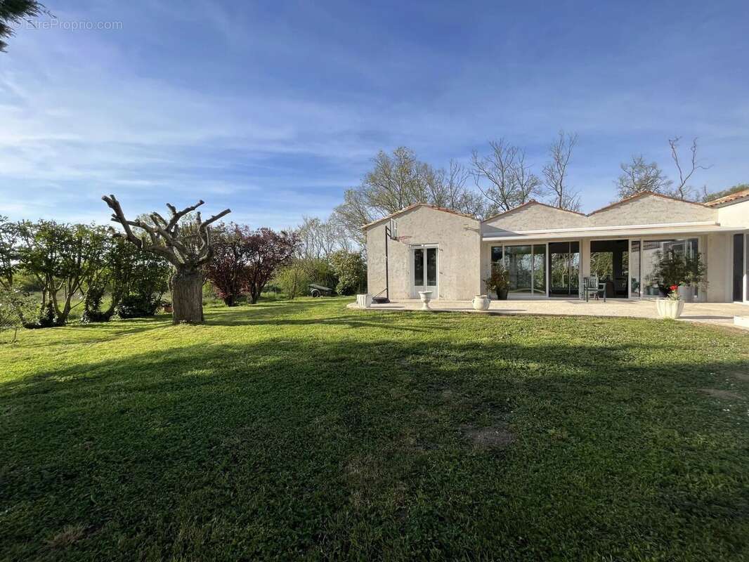 Maison à NUAILLE-D&#039;AUNIS