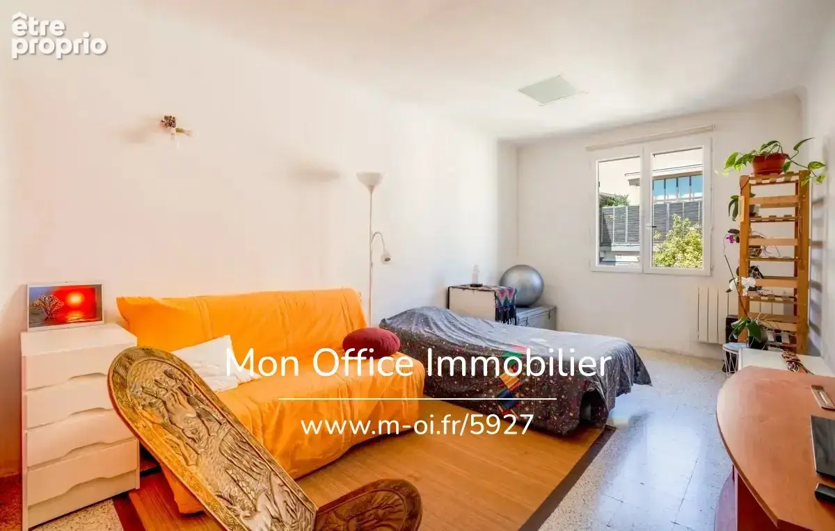 Référence : 7409-SKA - Maison de village avec une terrasse, deux garages et deux caves - photo 12