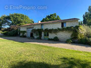 Maison à LES TROIS-MOUTIERS