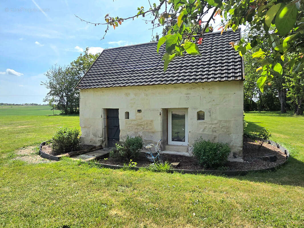 Maison à LUCAY-LE-MALE