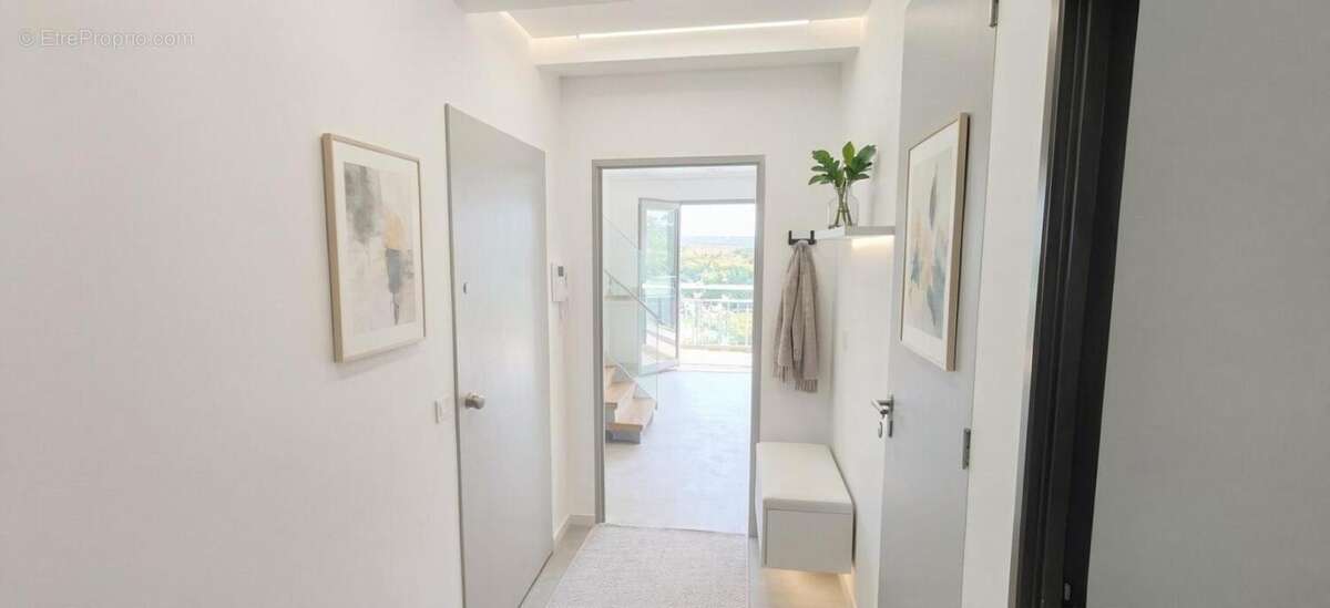 Appartement T4 place de stationnement et cave - photo 14