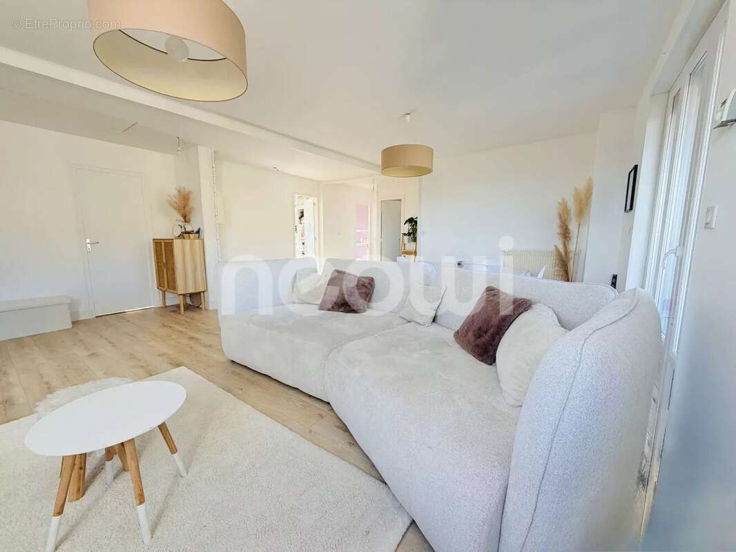 Maison à CHATEAUGAY