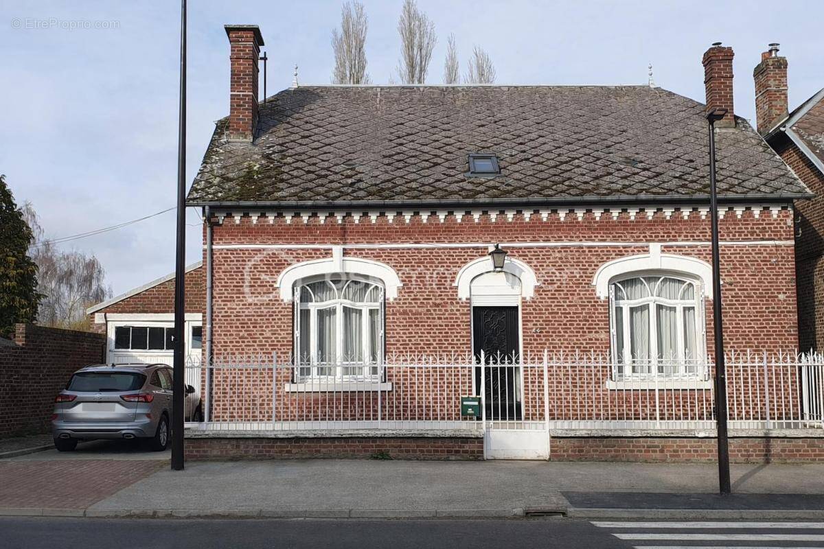 Maison à FLAVY-LE-MARTEL