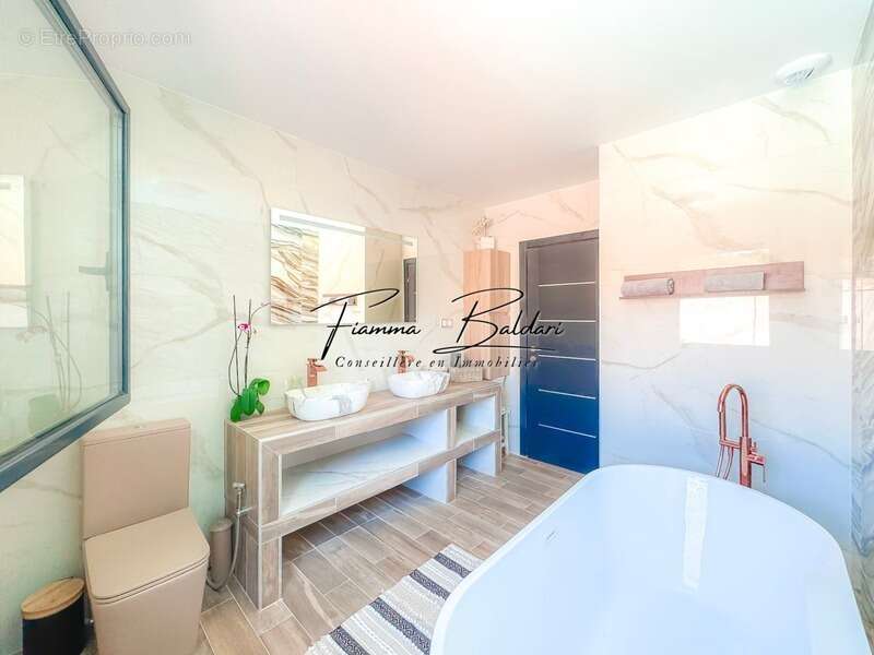À vendre Villa moderne de 130m² + T2 45m², Terrain 840m², Vue mer, Folelli, Penta di Casinca, Haute-Corse (20) - photo 12