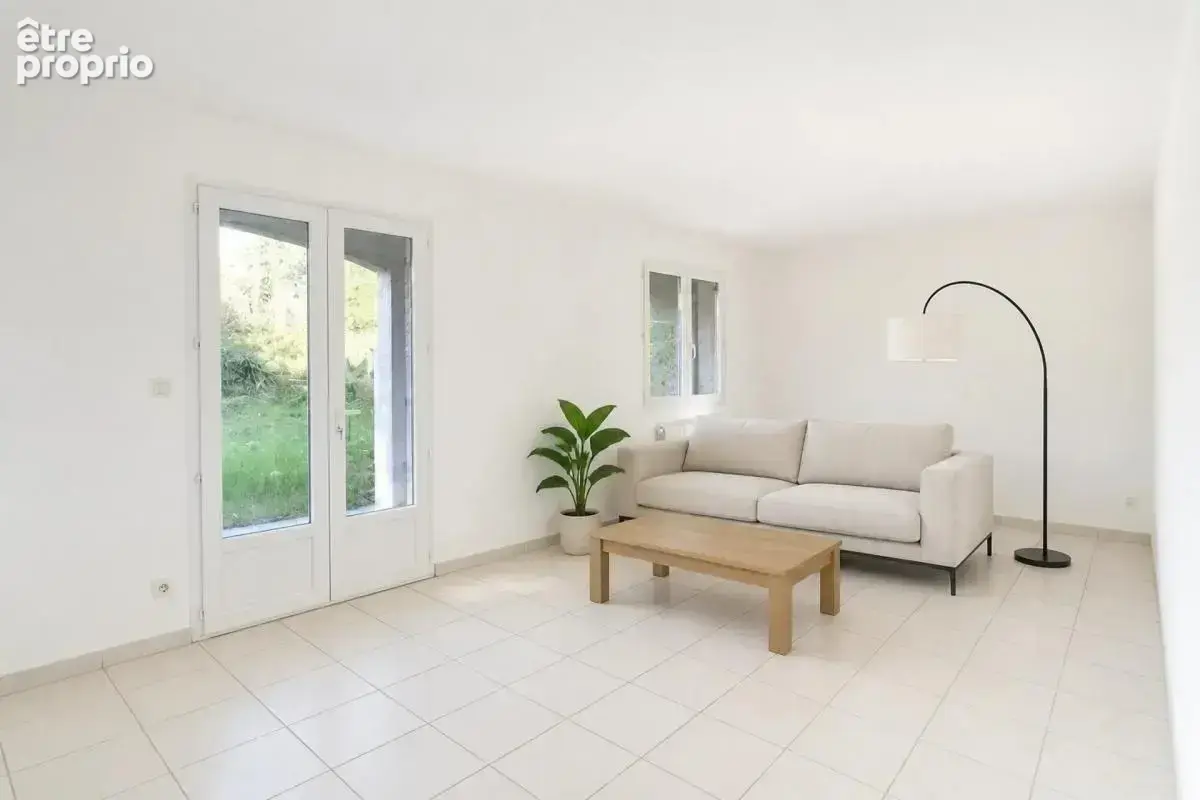 Maison lumineuse avec jardin à Saint-Julien-les-Rosiers - photo 14