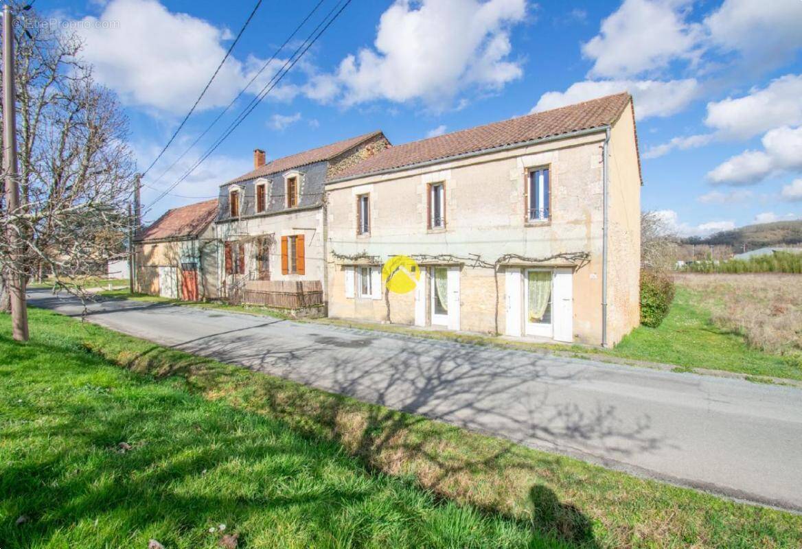 Maison à LE BUISSON-DE-CADOUIN