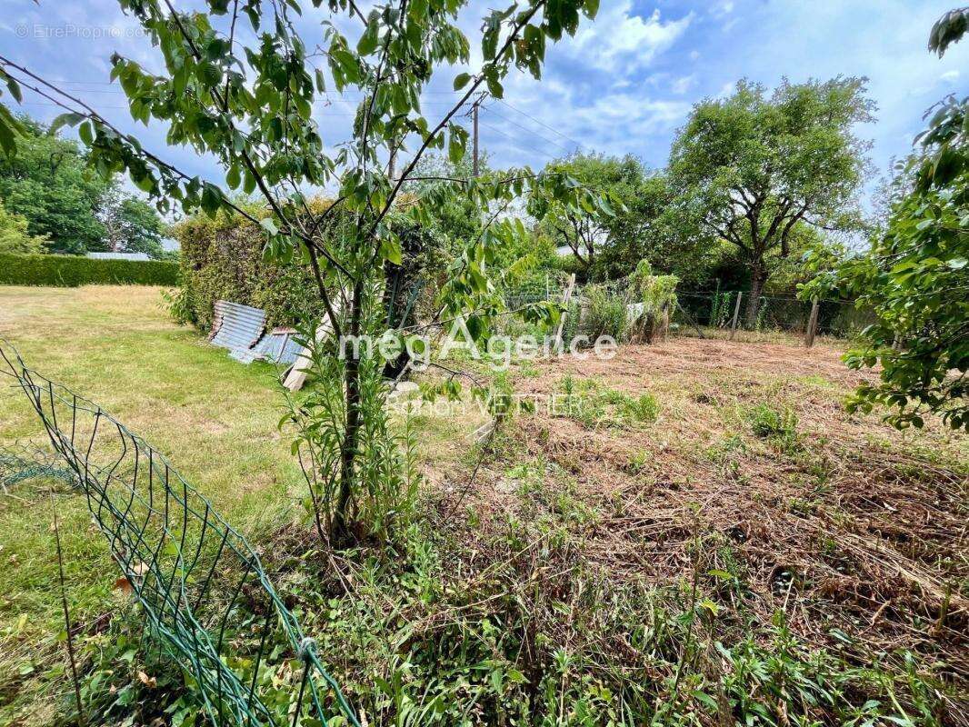 Terrain à bâtir de 600 m² - photo 3