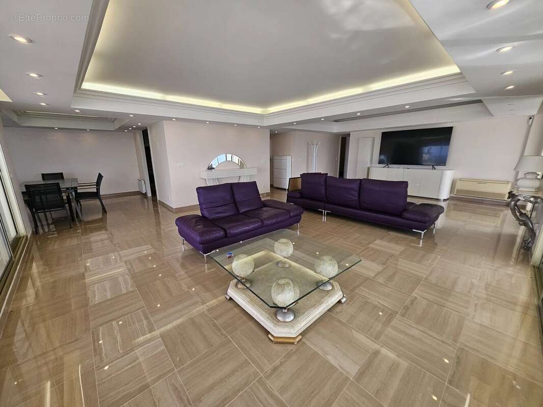 Appartement à VILLENEUVE-LOUBET