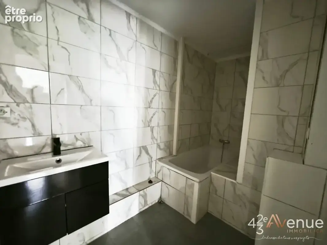 Appartement 96 m² à Saint-Etienne  - photo 8