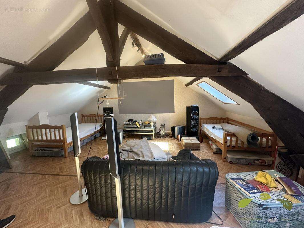 Maison à SAUVIAT-SUR-VIGE